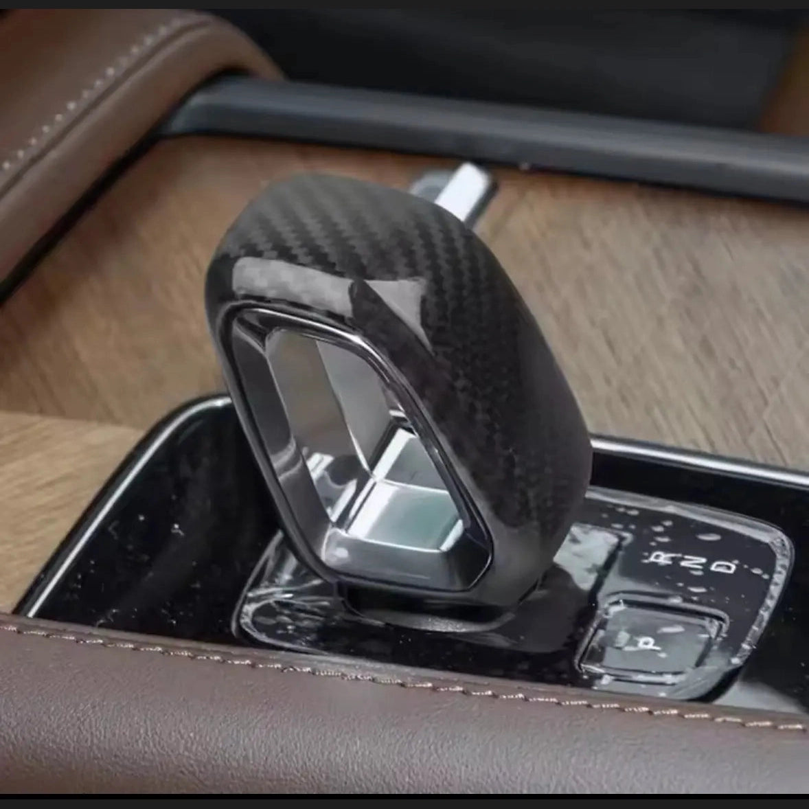 Volvo Växelspaksskydd i Kolfiber – XC40 XC60 XC90 S60 S90 V60 V90